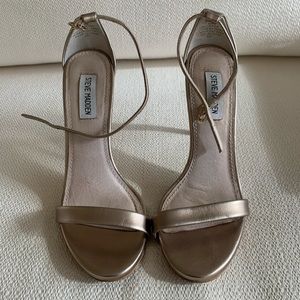 STEVE MADDEN ROSE GOLD ANKLE STRAP HEELS